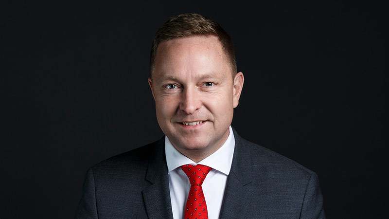 Porträtaufnahme von Dan Scott, amtierender Chief Investment Officer (CIO) im Vontobel Wealth Management und früherer On-Air-Moderator für CNBC