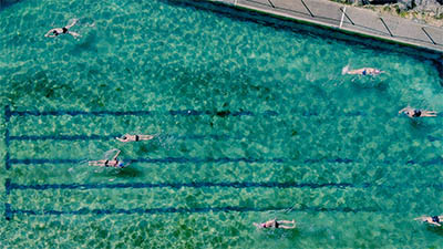 Bird’s eye view of an outdoor spa, showcasing the new Vontobel AMC on the investment theme Wellness & Health